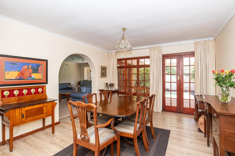 5 Bedroom Property for Sale in Constantia Western Cape